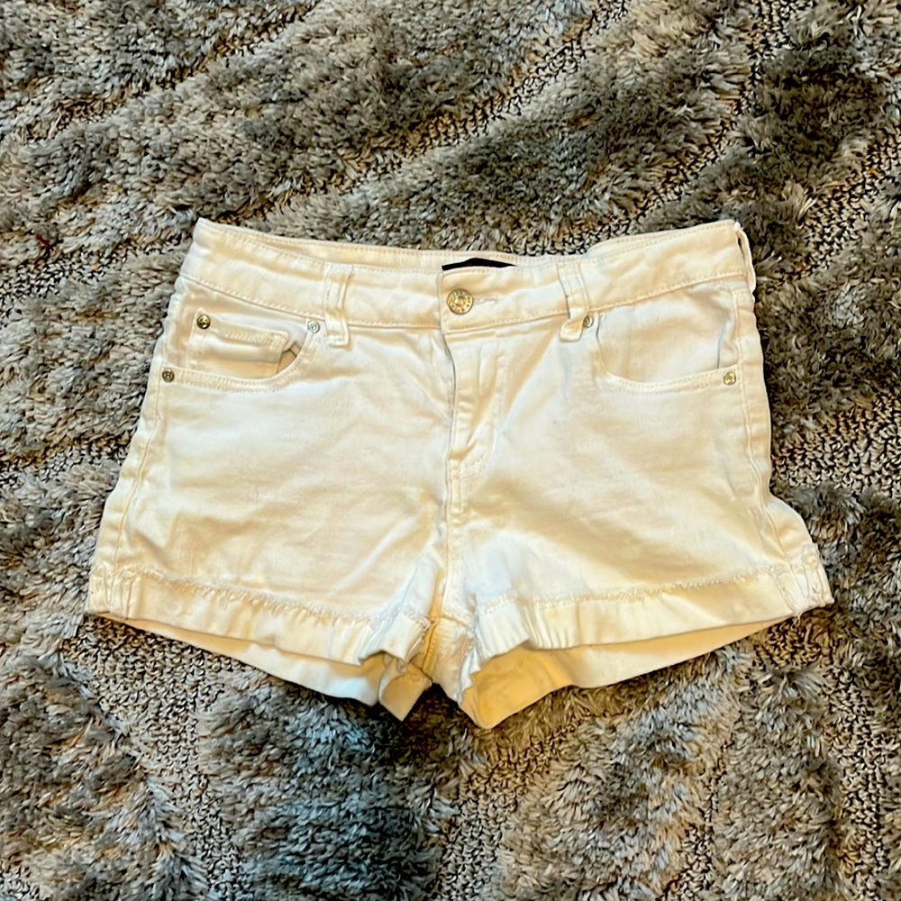 White celebrity pink shorts